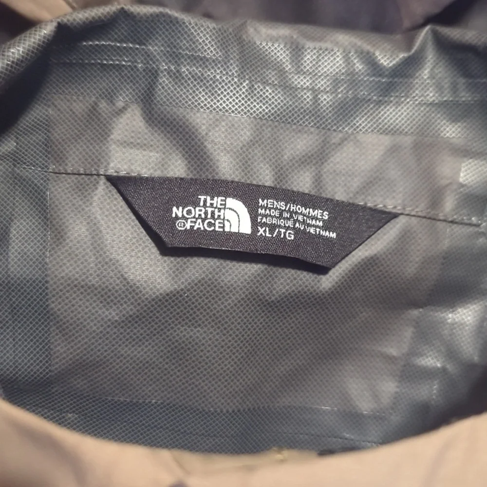 The North Face Men's Camouflage Windbreaker Rain Dryvent Jacket - Picture 9 of 9